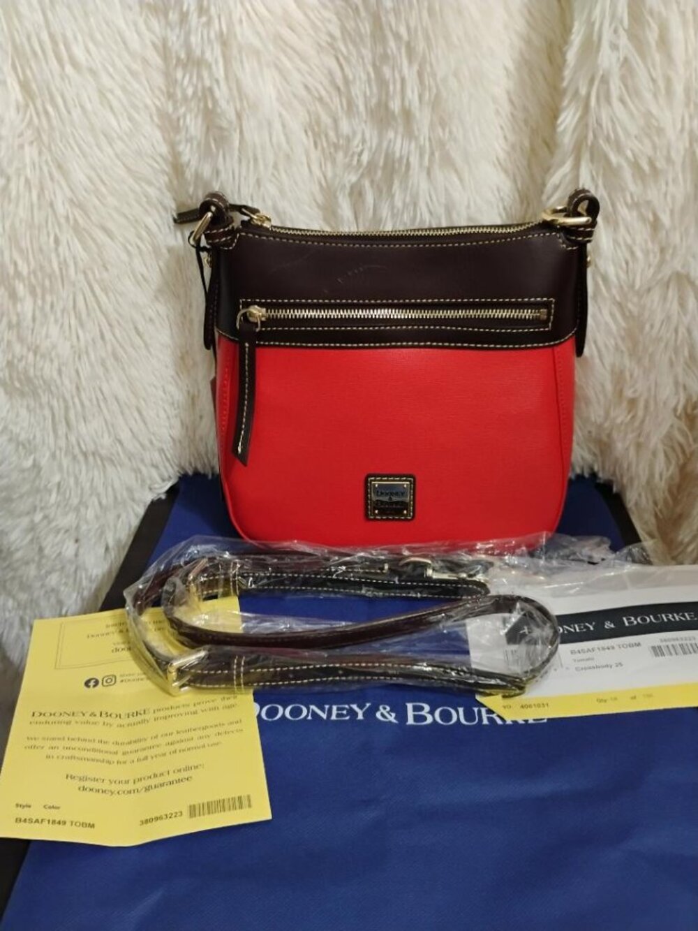 Dooney & Bourke Saffiano Leather Crossbody 25 NWT
